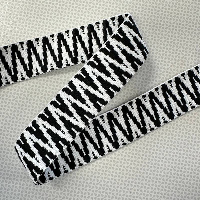 Zig Zag Webbing: Black with White