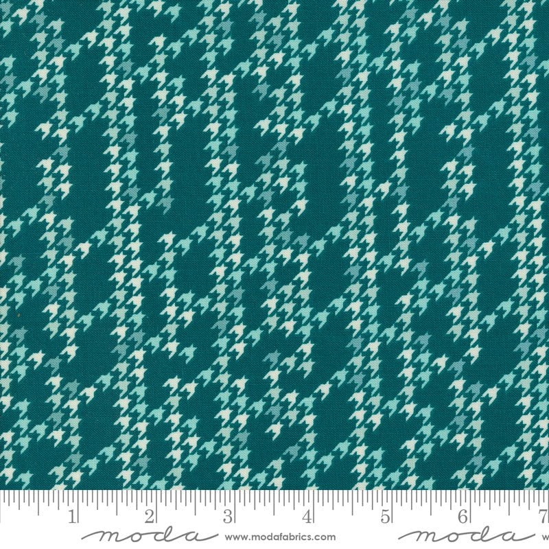 Wonderland: Houndstooth in Teal Yardage