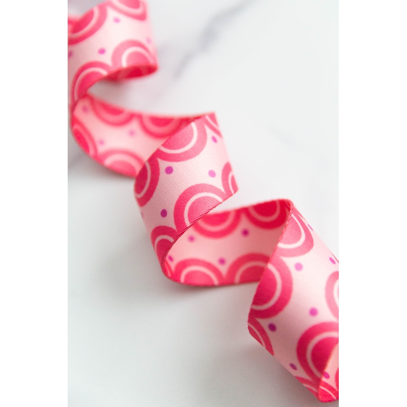 Wholesale: Color Pop Webbing: Sweet Scallops in Pink 1 1/2″ wide Sweet Scallops – 25 yards