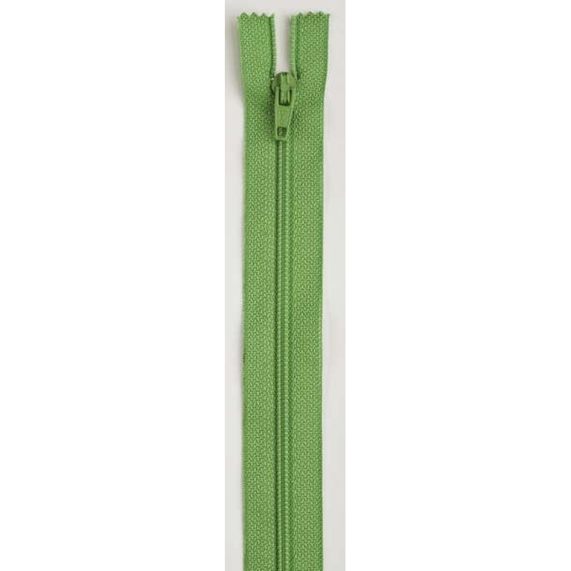 All-Purpose Polyester Coil Zipper 22in Bright Green – F7222-287A