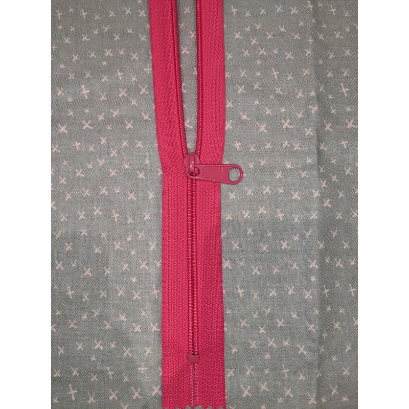 18″ Hot Pink Zipper ZZ18HP