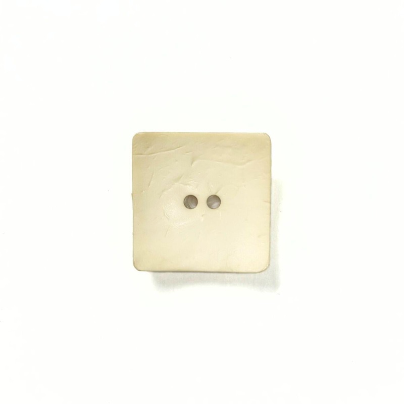 Dill Plastic Square Light Beige Button