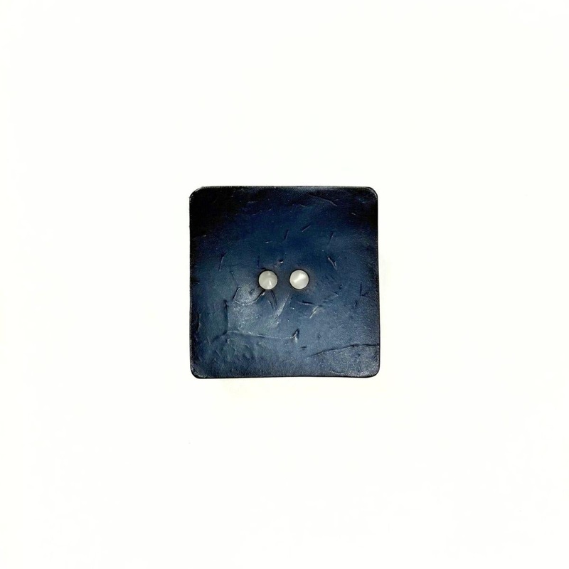 Dill Plastic Square Navy Button