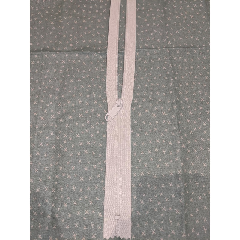 18″ Zipper White ZZ18W