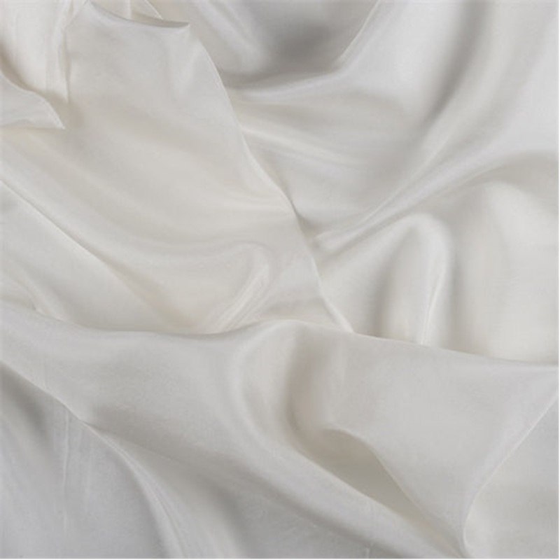 Runway Silks Eggshell Silk Crepe de Chine Fabric – Reorderable